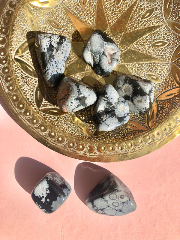 Obsidian Snefnug Lommesten Grounding & Beskyttelse Månesøster Krystaller
