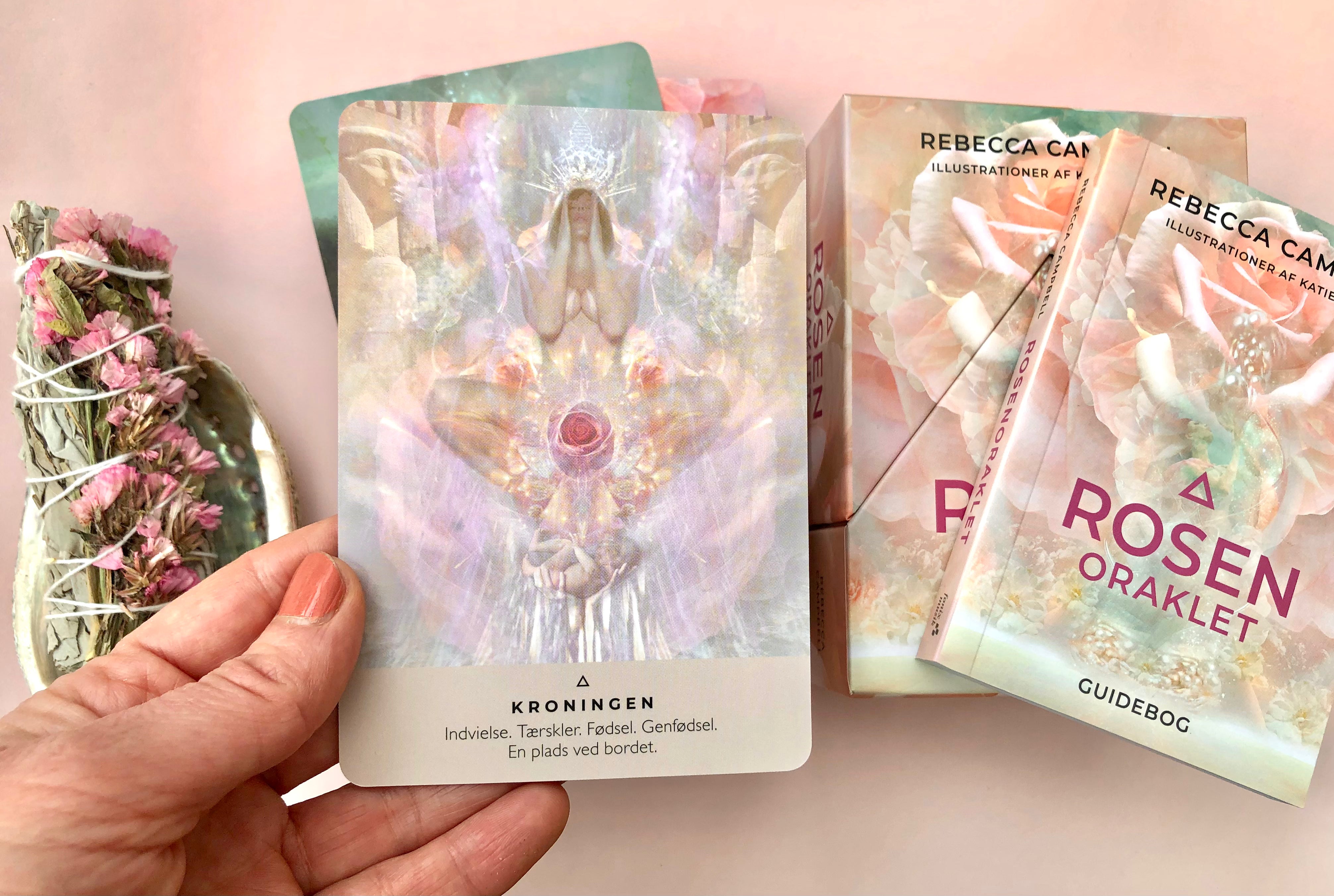 Månesøster Krystaller Rosen Oraklet Dansk Kortsæt + Guidebog Tarot Tarotkort Rabecca Camble Rose Oracle