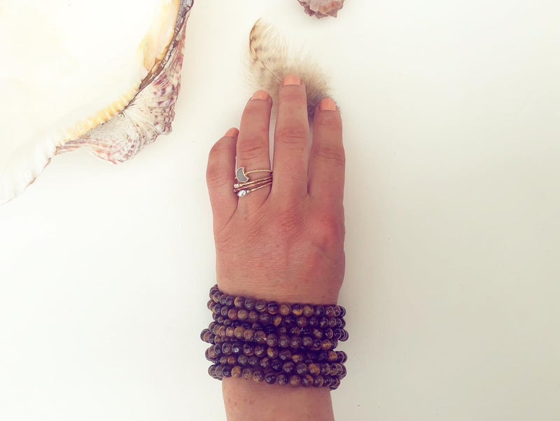 Tiger Øje Tigerøje Armbånd Månesøster Krystaller Maanesoester https://maanesoester.dk