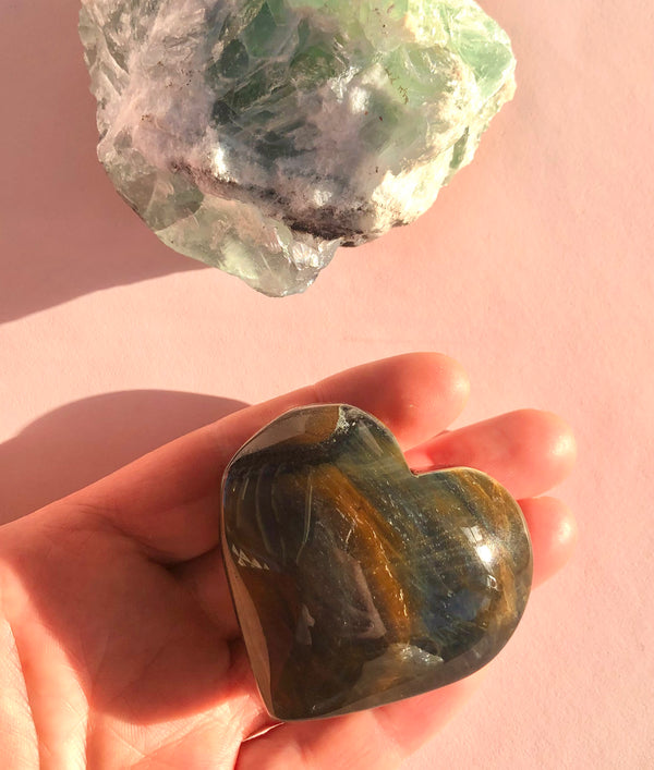 Tigerøje Hjerte ☾ 𓂀 Kommunikation, Power & Energi 𓂀 Nr.1 ☾ 101 gram ☾ 5,5 x 5 cm