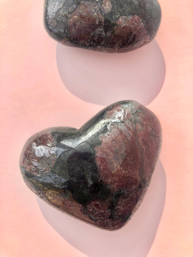 Granat Hjerte ☾  “kærlighed, seksualitet & Kundalini